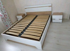 Спальня Анталия (кровать без ортопед-основания, тумбы, Дуб сонома, Белый Софт, горизонт) в Барнауле - barnaul.katalogmebeli.com | фото 2